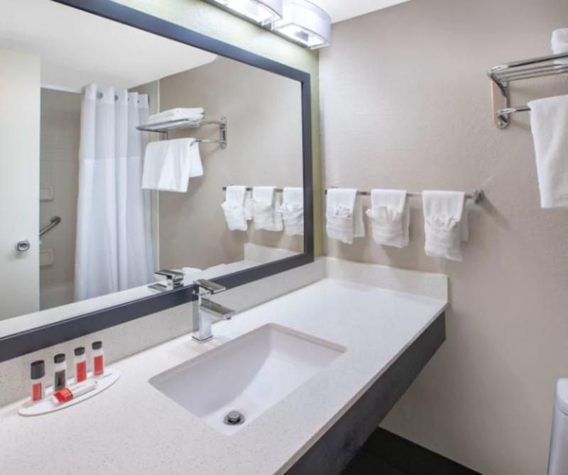 Baymont By Wyndham Grand Rapids Near Downtown Hotel Уайоминг Екстериор снимка