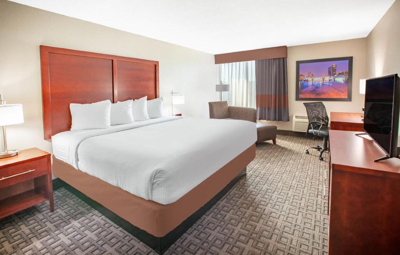 Baymont By Wyndham Grand Rapids Near Downtown Hotel Уайоминг Екстериор снимка