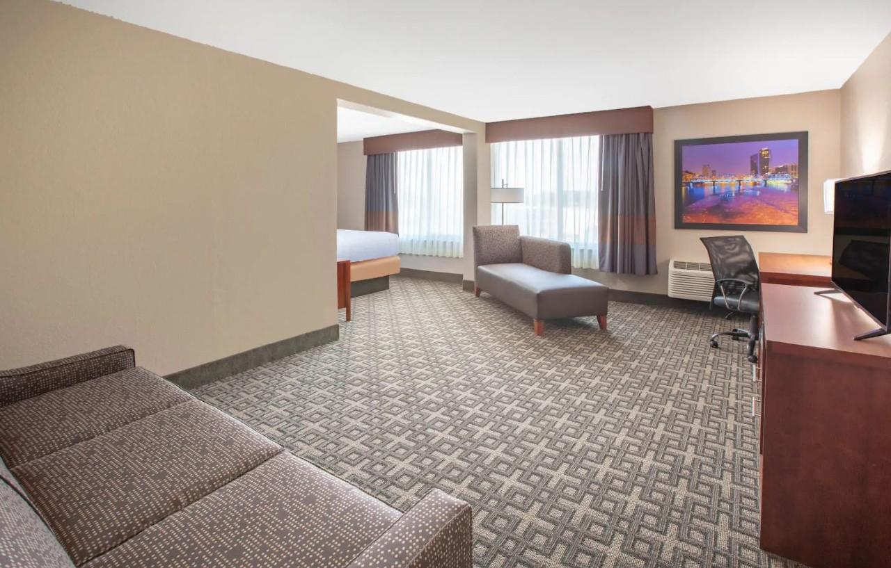 Baymont By Wyndham Grand Rapids Near Downtown Hotel Уайоминг Екстериор снимка